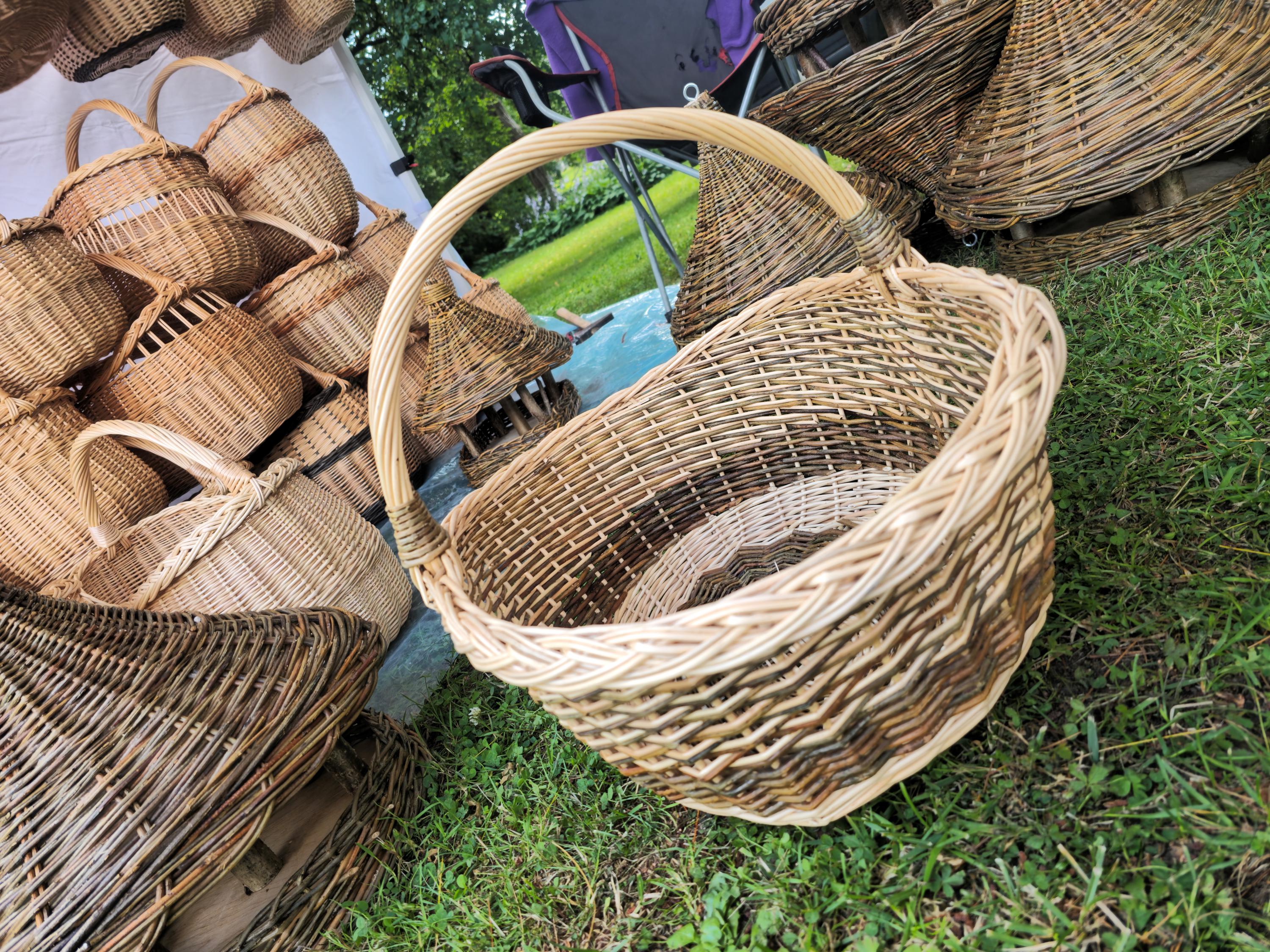 Large Wicker Basket with Sturdy Handle