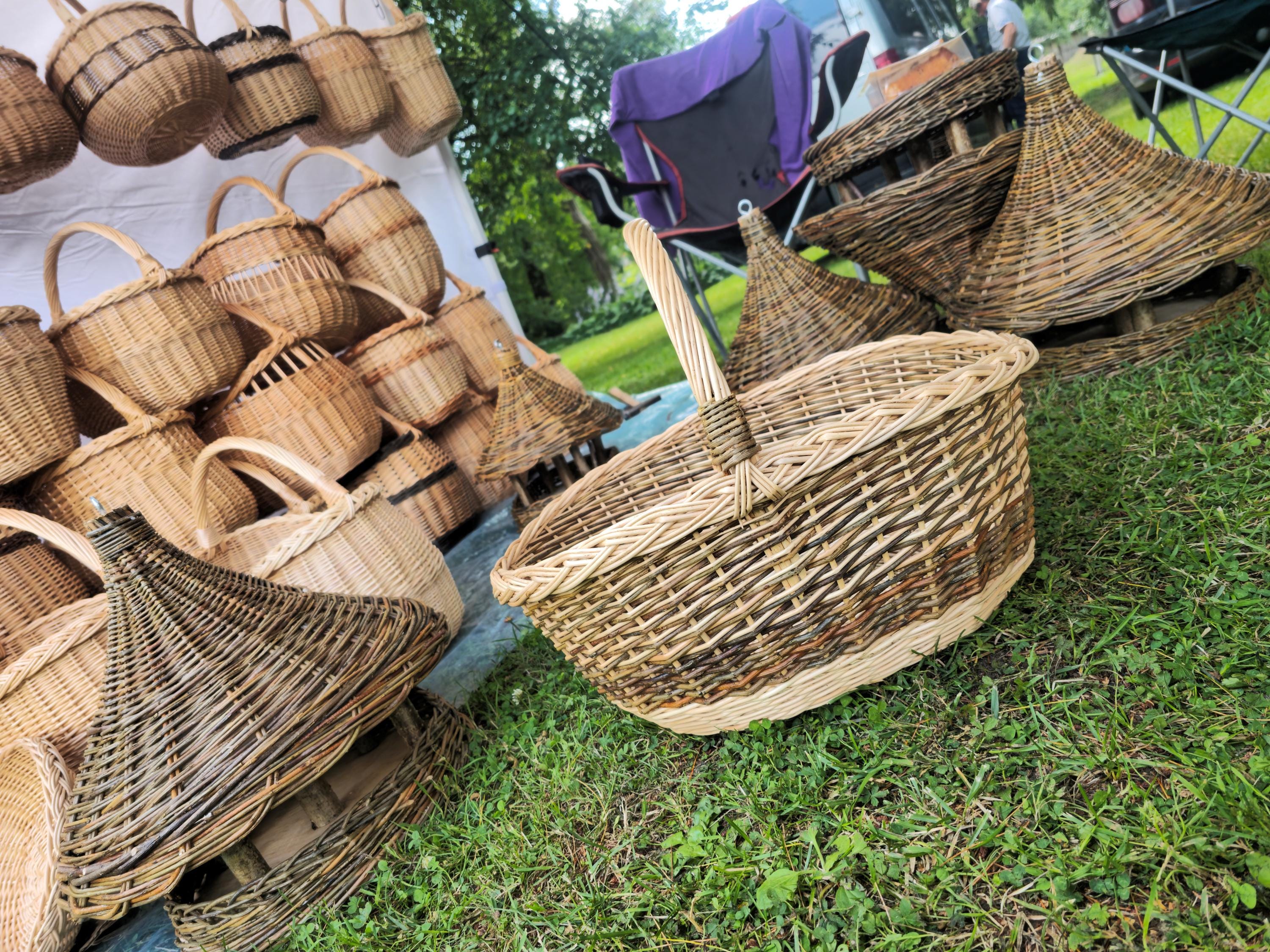 Large Wicker Basket with Sturdy Handle