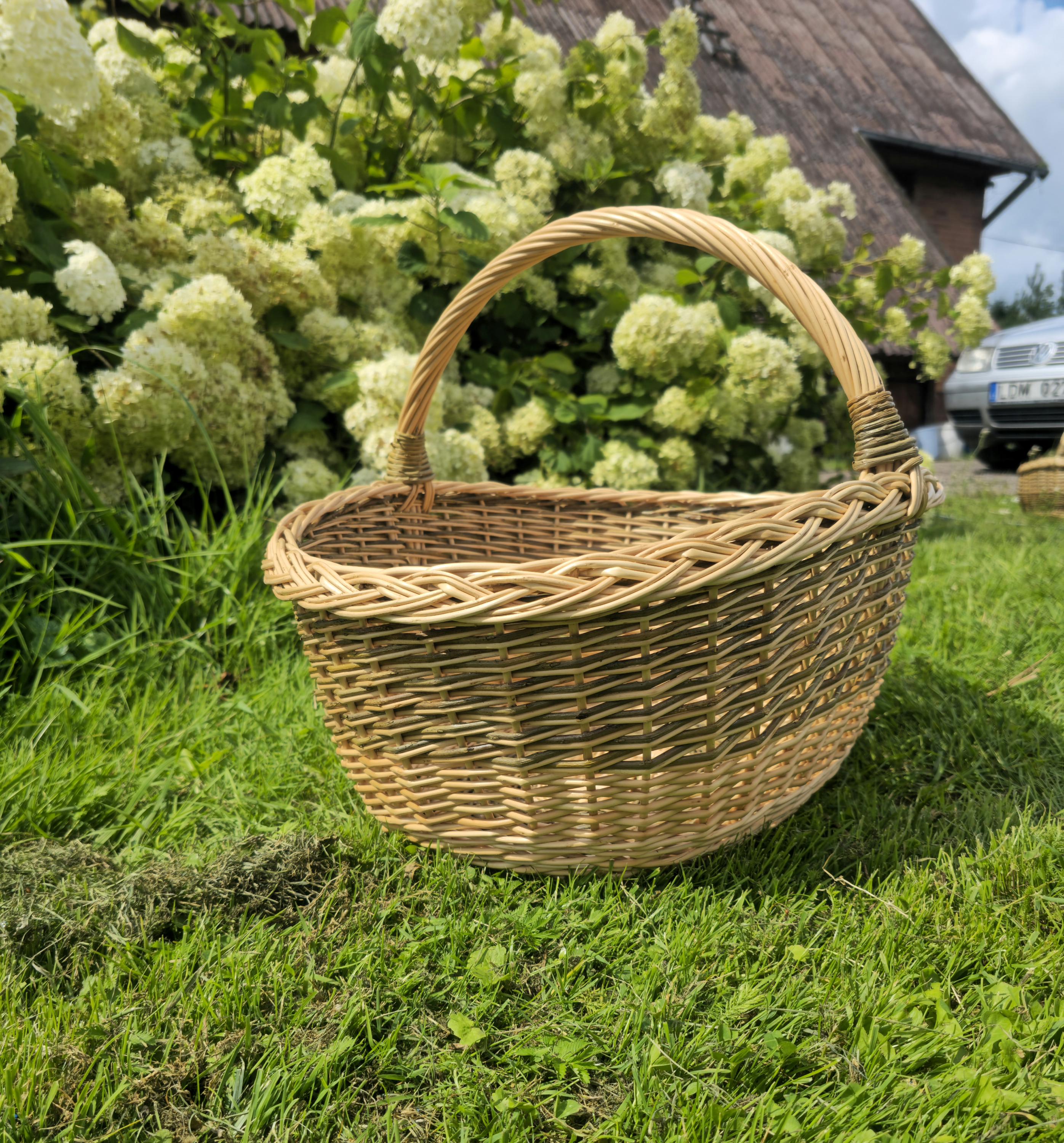 Large Wicker Basket with Sturdy Handle