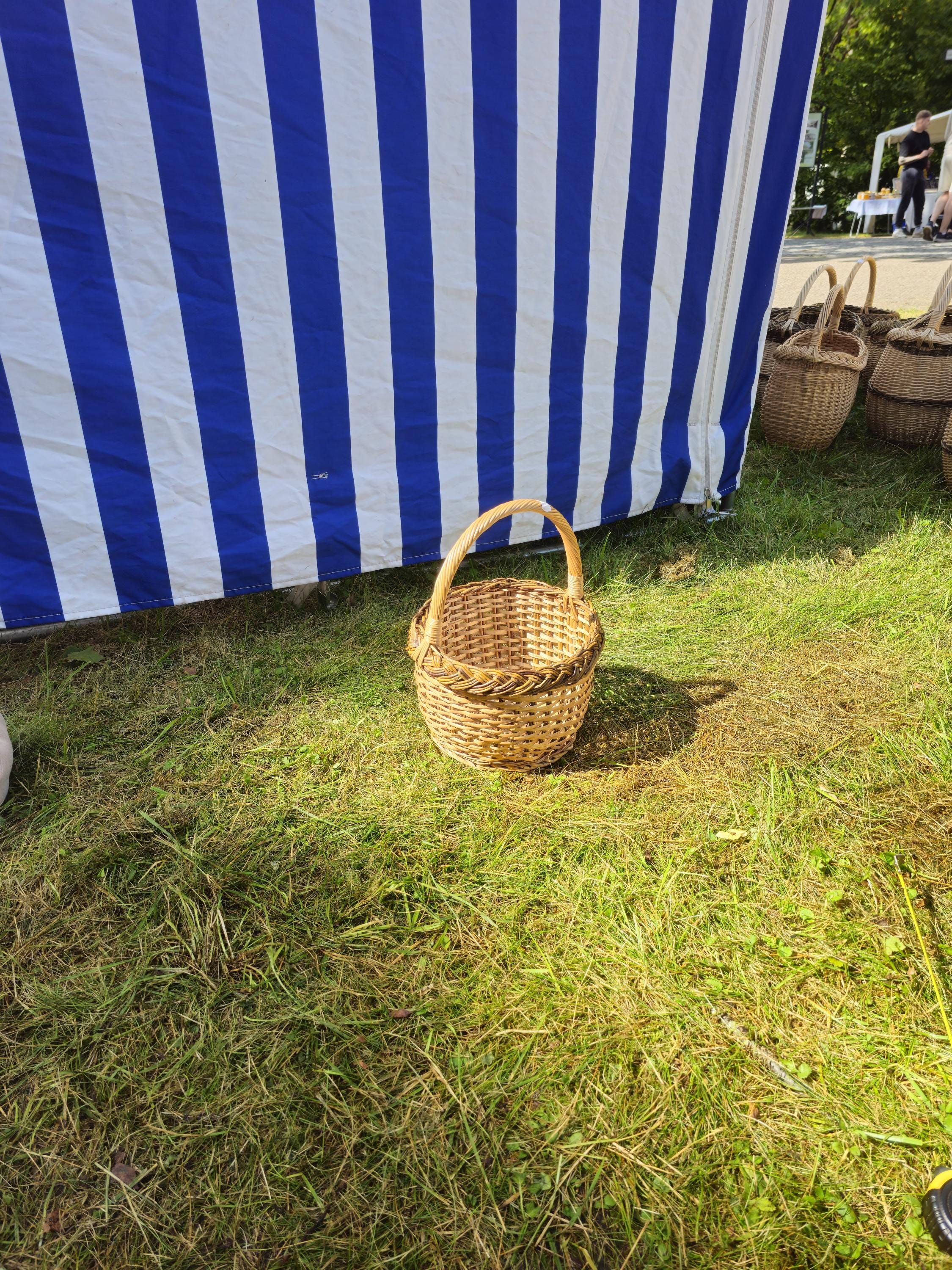 Round Wicker Basket – Handwoven Natural Storage